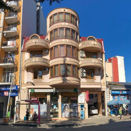 באטומי Hotel Tao מראה חיצוני תמונה