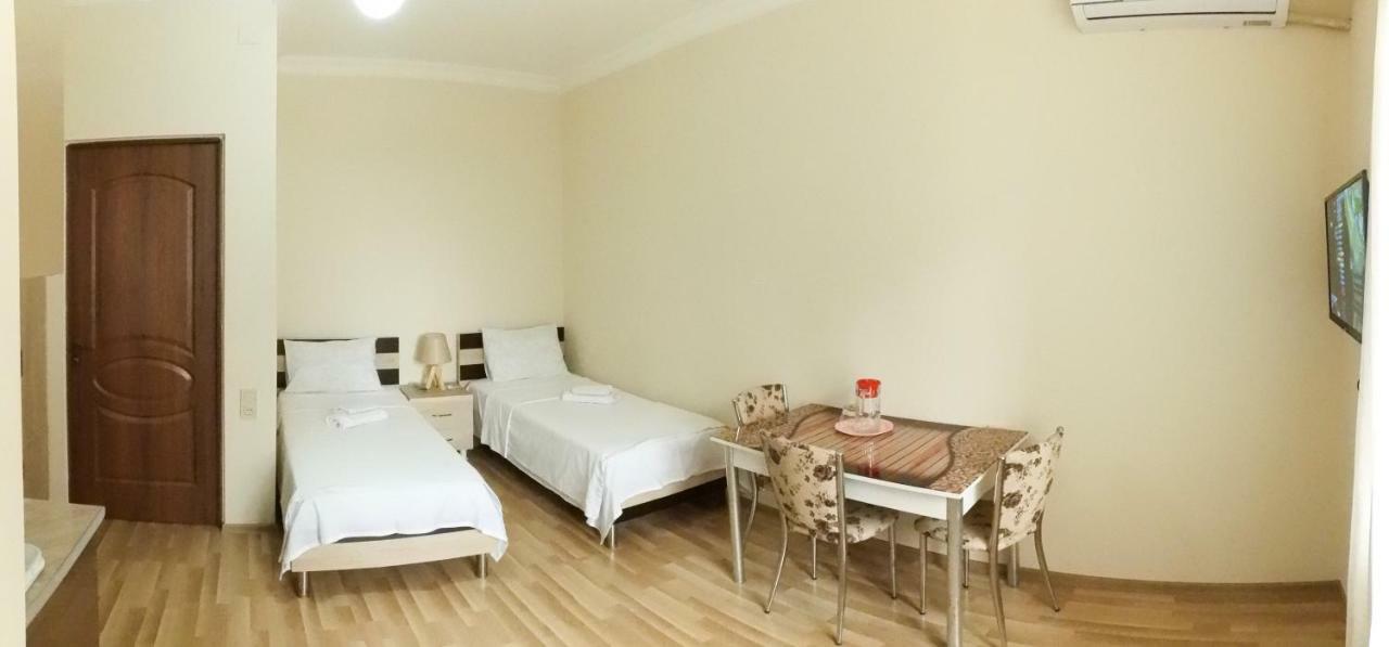 באטומי Hotel Tao מראה חיצוני תמונה